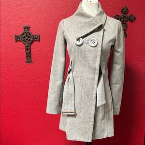 Yoki Gray Coat with Button Detail